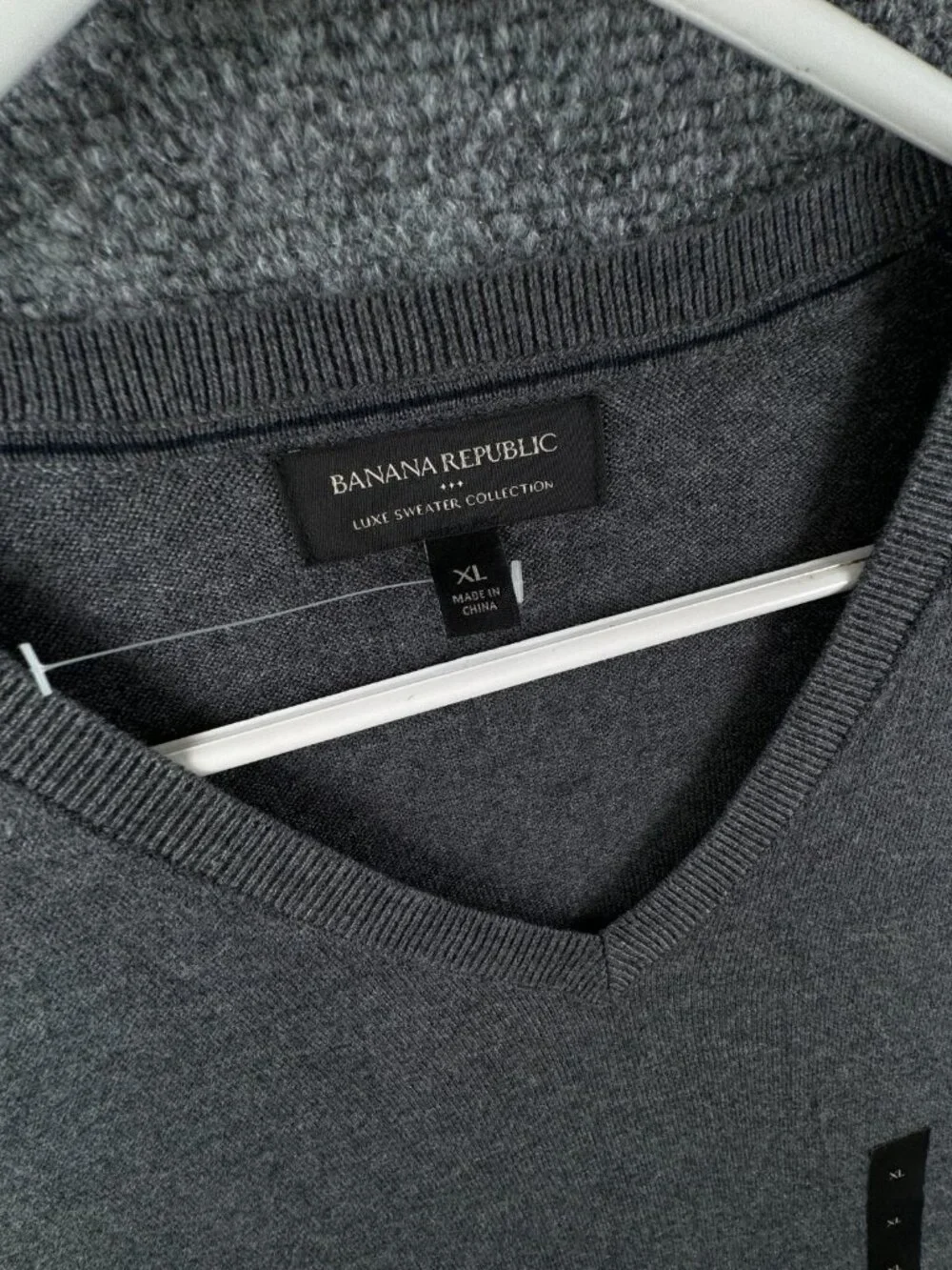 NWOT Banana Republic Pullover Luxe Sweater XL Gray V Neck Knit Soft Cotton Blend